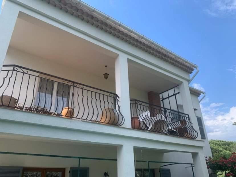 Appartement indépendant dans villa, entre Fréjus et StRaphaël Esterno foto