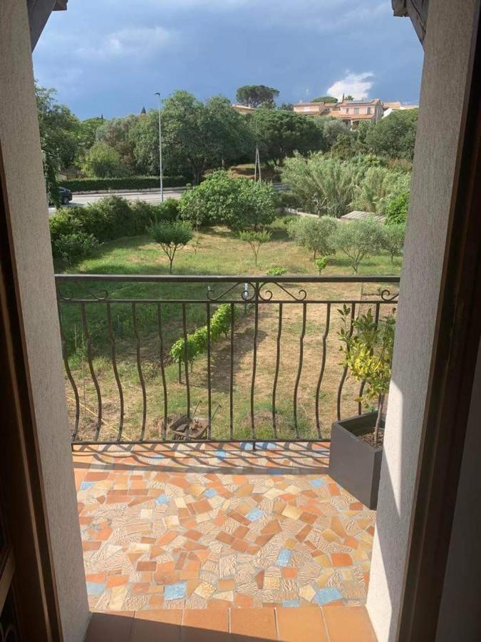 Appartement indépendant dans villa, entre Fréjus et StRaphaël Esterno foto