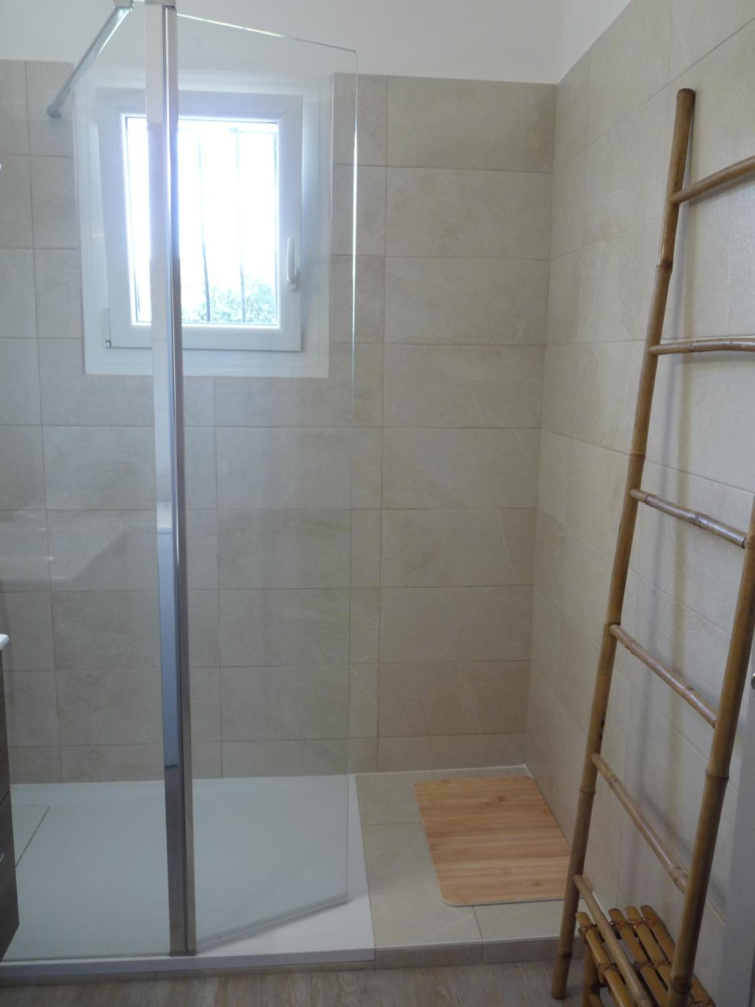 Appartement indépendant dans villa, entre Fréjus et StRaphaël Esterno foto